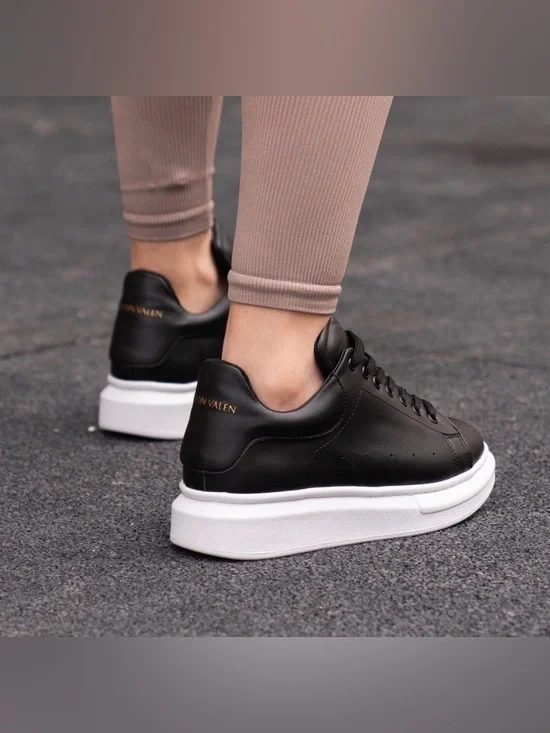 Alexander McQueen Oversized Sneaker - Picture 3 of 5